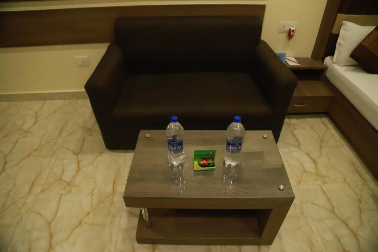 גאיה Hotel Sukhdeo Palace מראה חיצוני תמונה